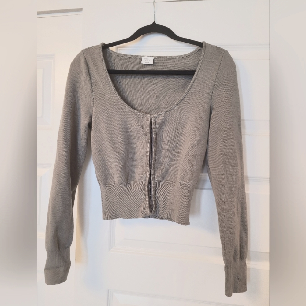 Abercrombie and Fitch hook and eye sweater